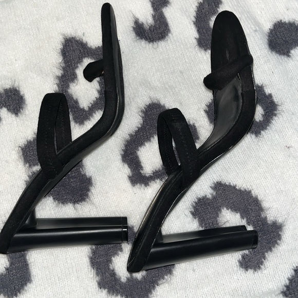 Iliana Heels Women’s Black Toe Strap Heels Suede Feel Never Worn Sz 8.5 - Picture 7 of 10